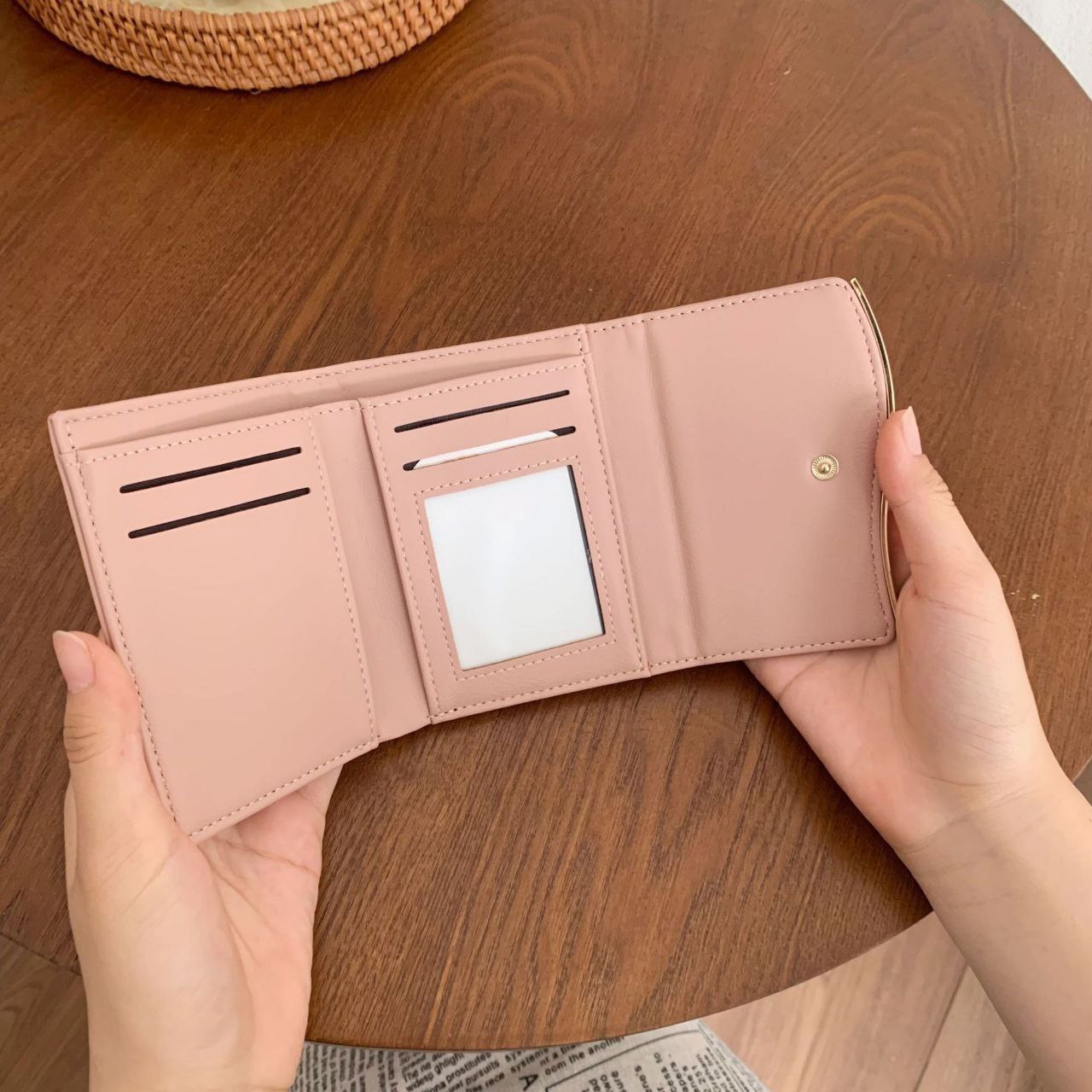 Product Name:
Premium Leather Wallet & Keychain Set