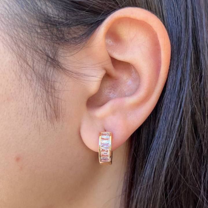 Product Name
Gold-Plated Chinese Stud Earrings – Pair