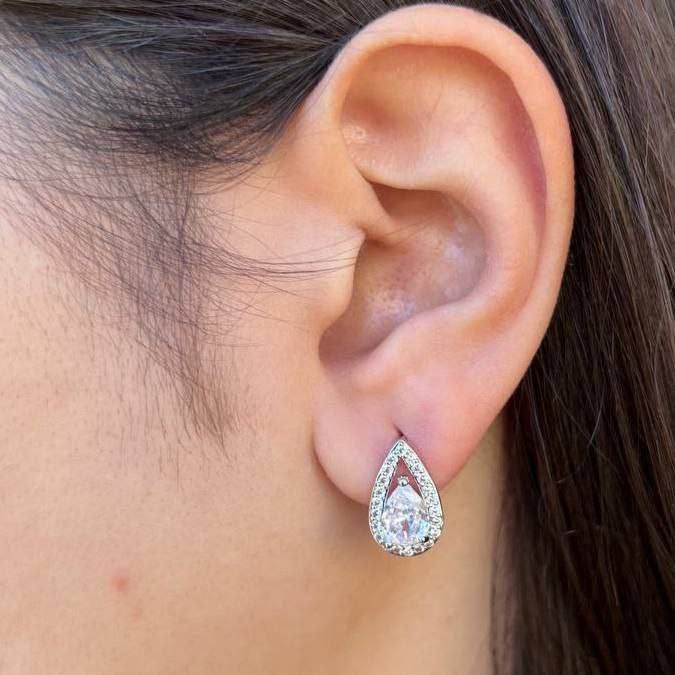 Product Name
Gold-Plated Chinese Stud Earrings – Pair