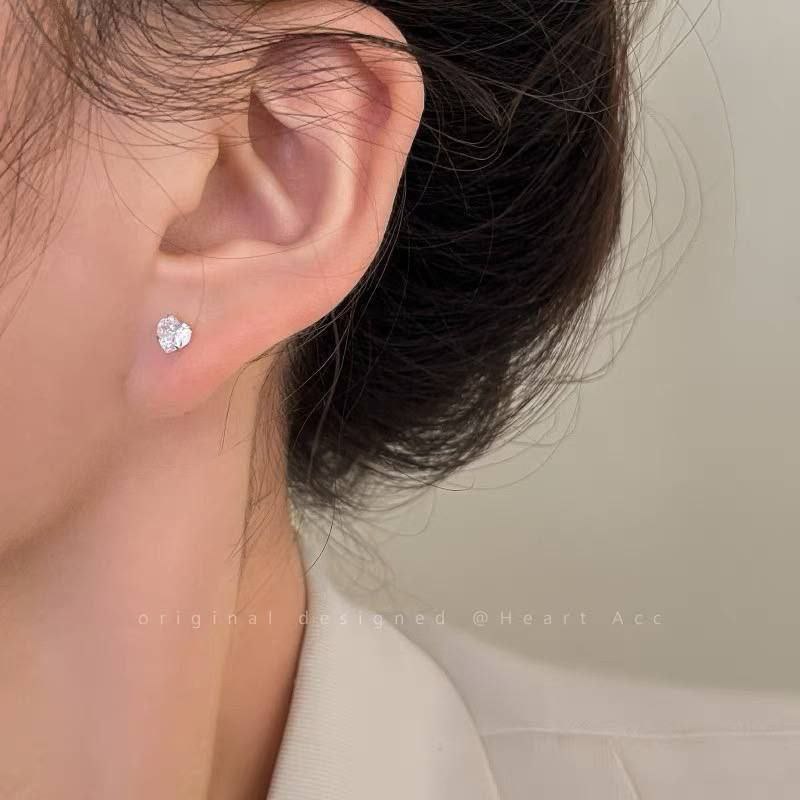 Product Name
316 Stainless Steel Heart-Shaped Zircon Piercing – 4mm – Single Piece