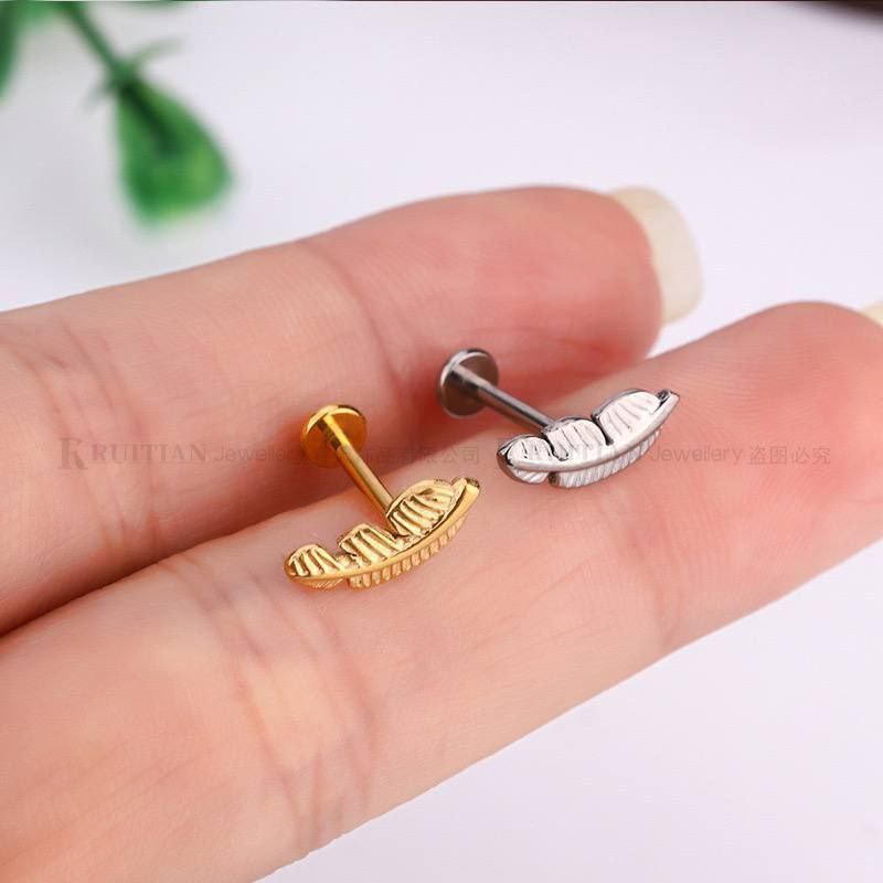 Elegant Feather Stud Earring in Gold and Silver – Simple & Chic Style