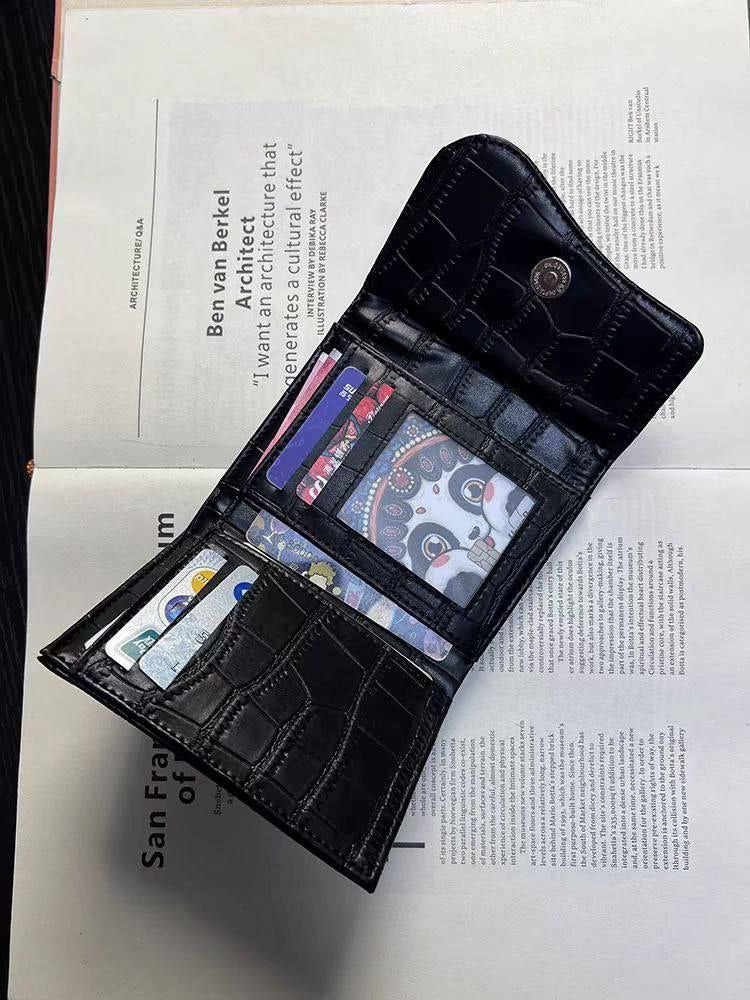 Product Name:
Crocodile Pattern Mini Leather Wallet