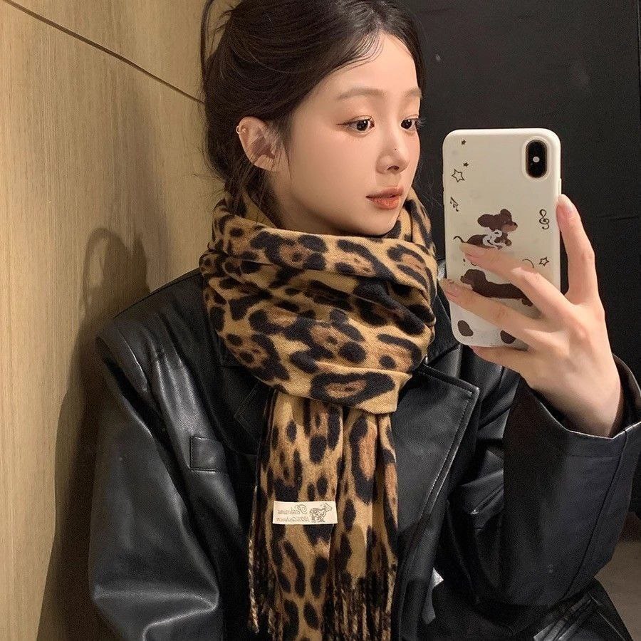 Product Name :
Premium Imported Women's Winter Scarf