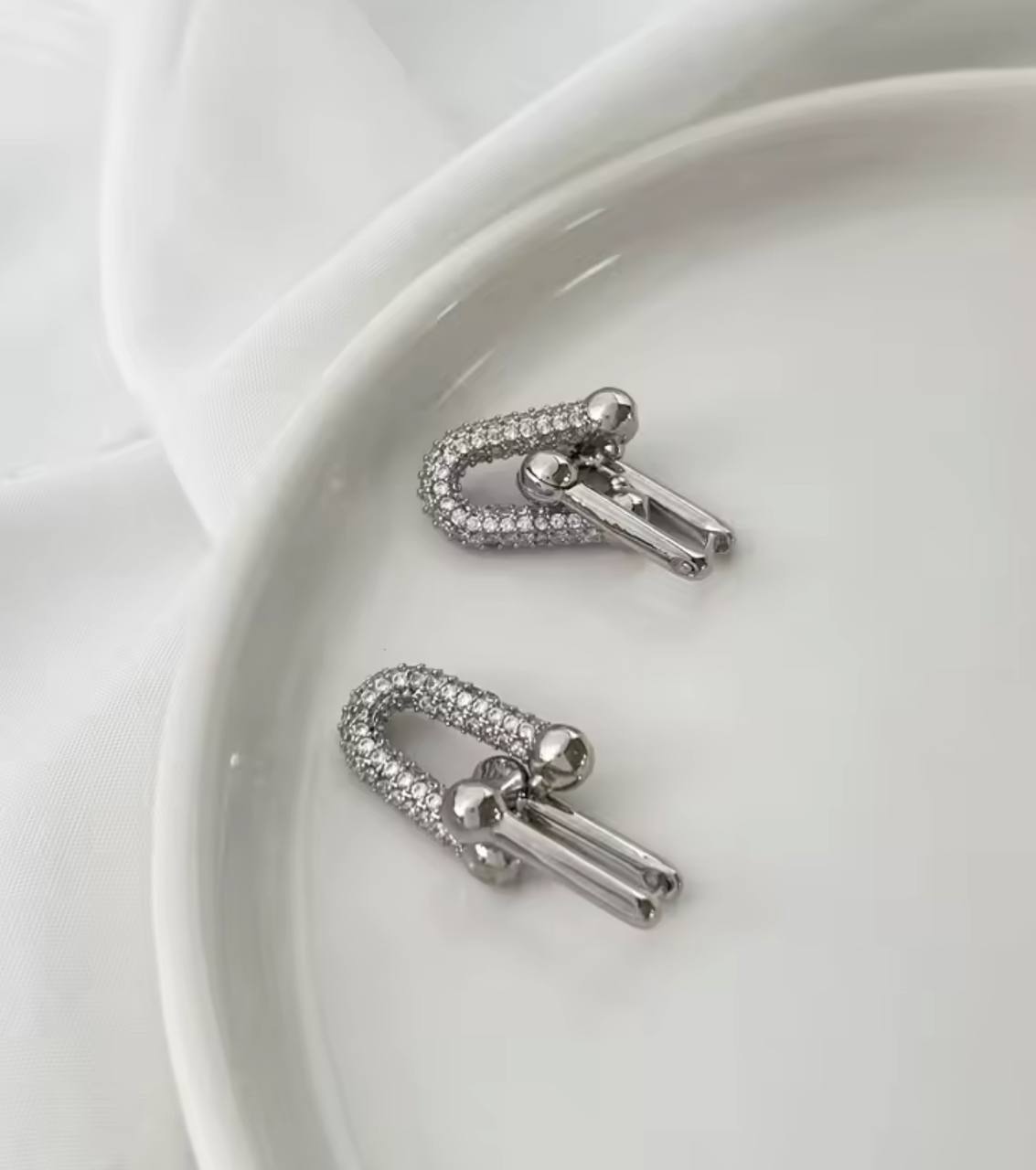 Product Name

Tiffany-Style Gold Plated Earrings with Zircon Stones