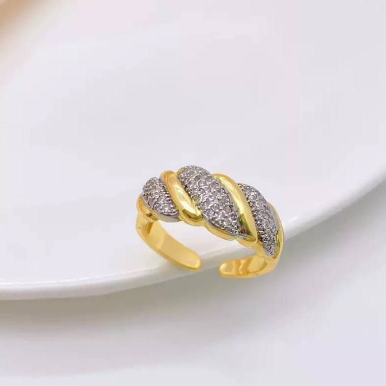 Product Name

Gold-Plated Adjustable Ring with Zircon Stones