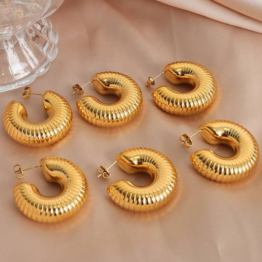 Product Name:
Lightweight Hollow Chinese Gold Plated Earrings – Real Gold Water Plating