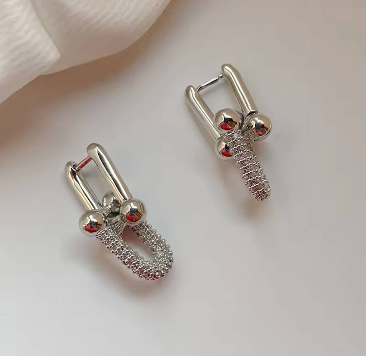 Product Name

Tiffany-Style Gold Plated Earrings with Zircon Stones