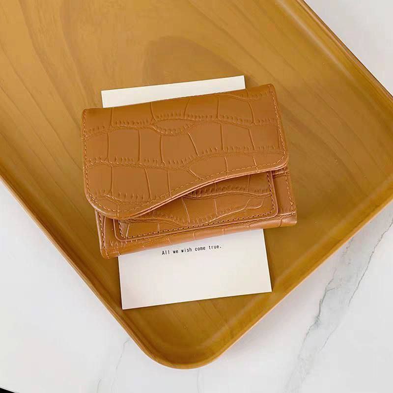 Product Name:
Crocodile Pattern Mini Leather Wallet