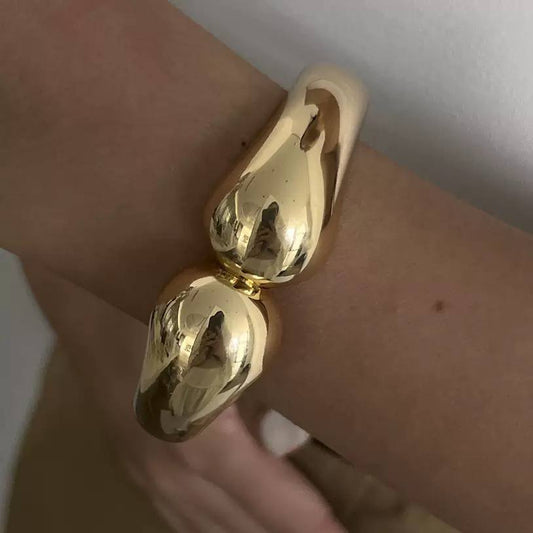 Product Name:
Trend Bangle Bracelet | One Size | Premium Gold-Tone