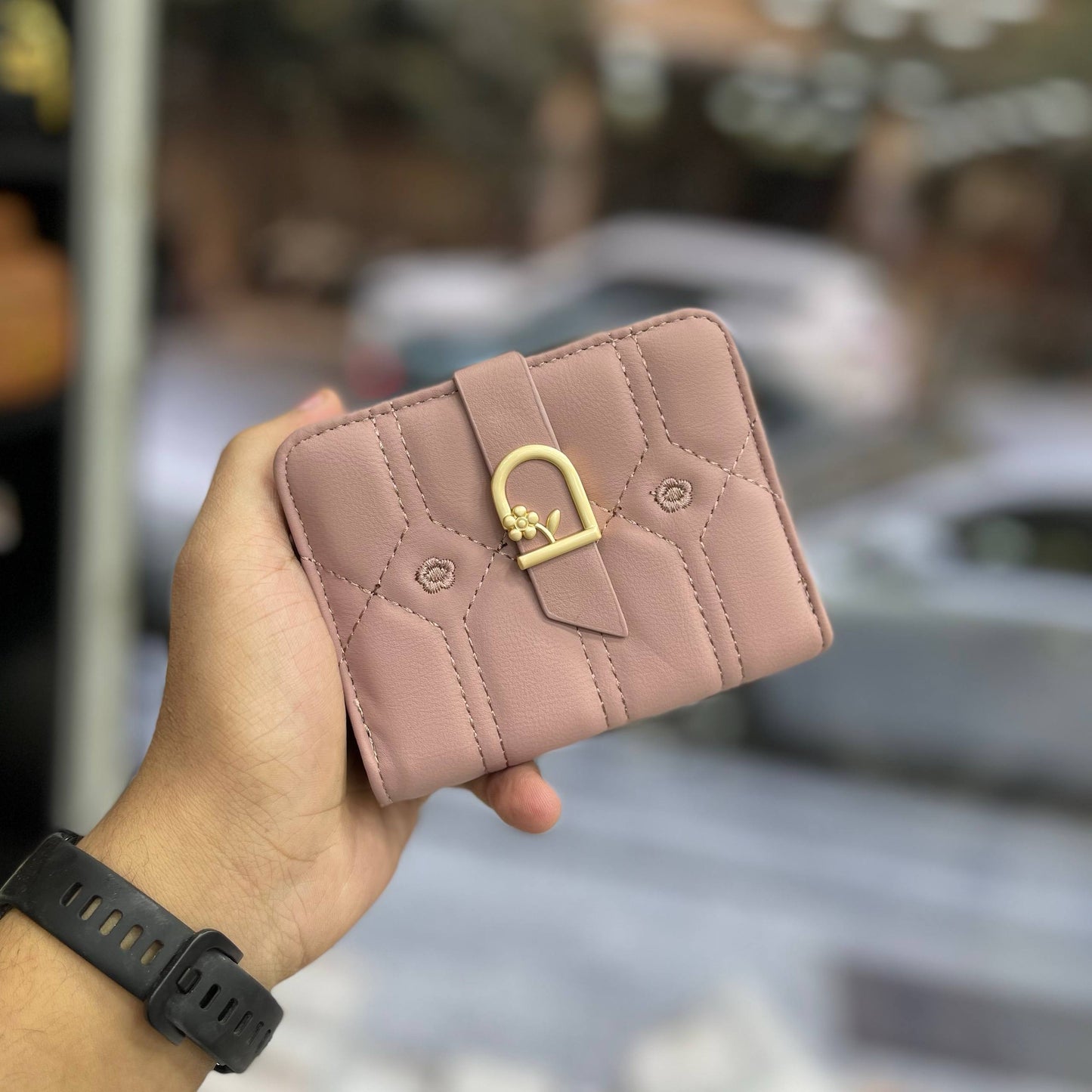 Product Name:

Elegant Quilted Leather Wallet with Gold Buckle