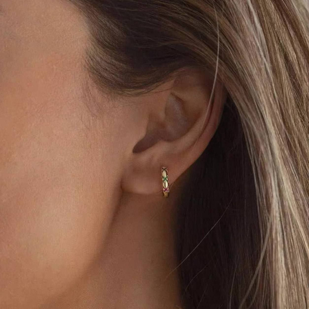 Product Name:
Stainless Steel 316 Bar Piercing with Colorful Zircon Stones – 10mm