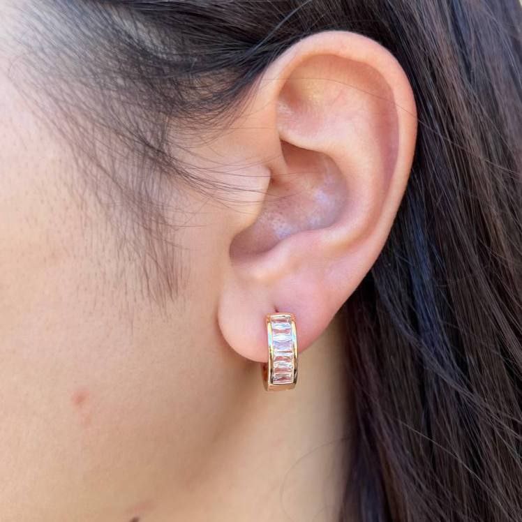 Product Name

Gold-Plated Chinese Stud Earrings – Pair