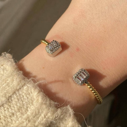 Product Name:
Gold Plated Zircon Bracelet