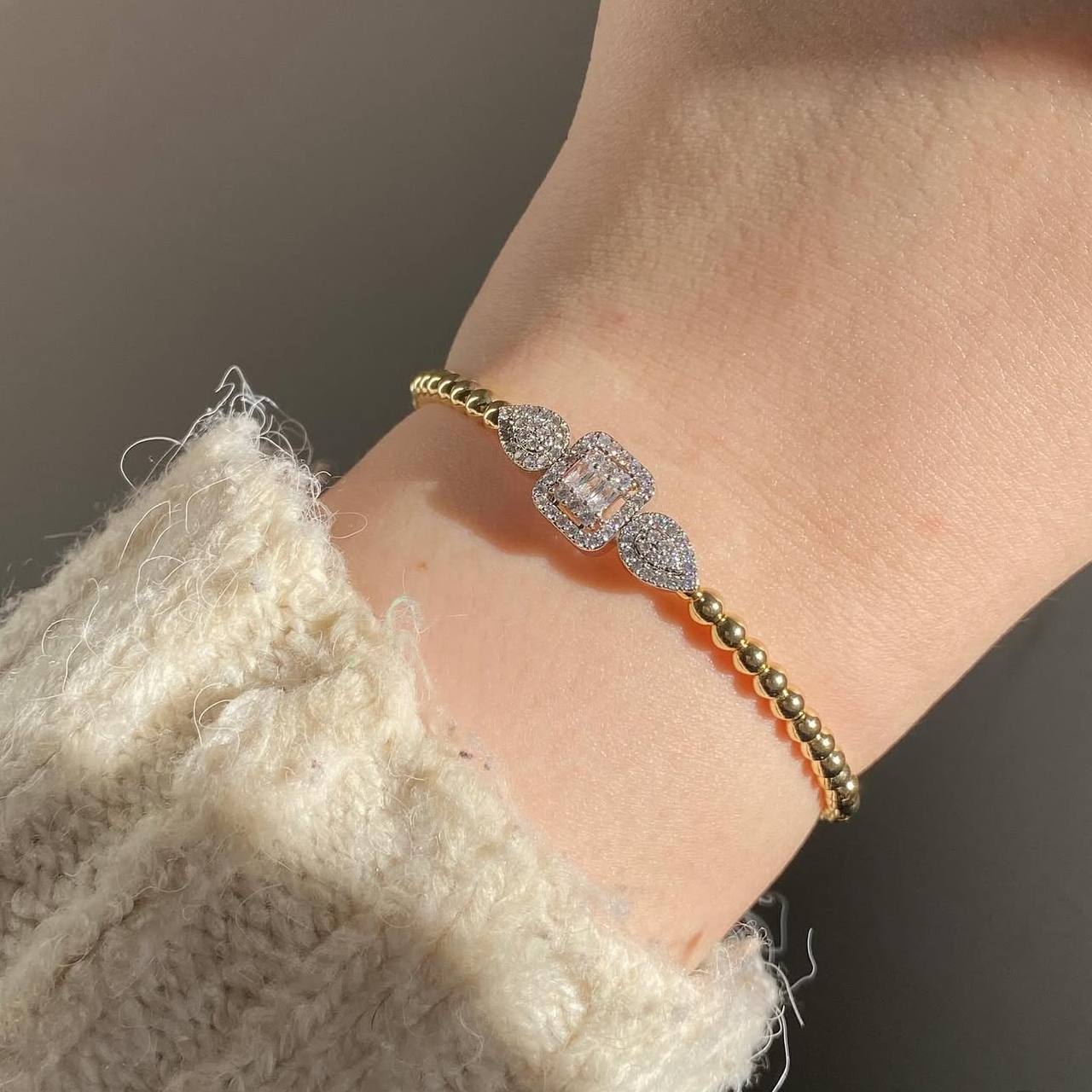 Product Name:
Gold Plated Zircon Bracelet