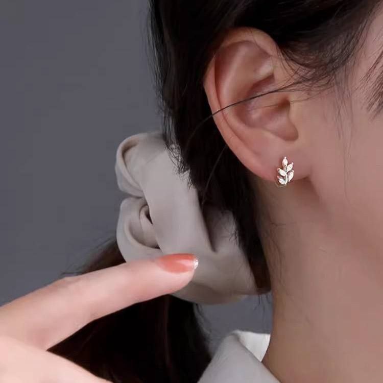 Product Name:
Stainless Steel 316 Bar Piercing with Colorful Zircon Stones