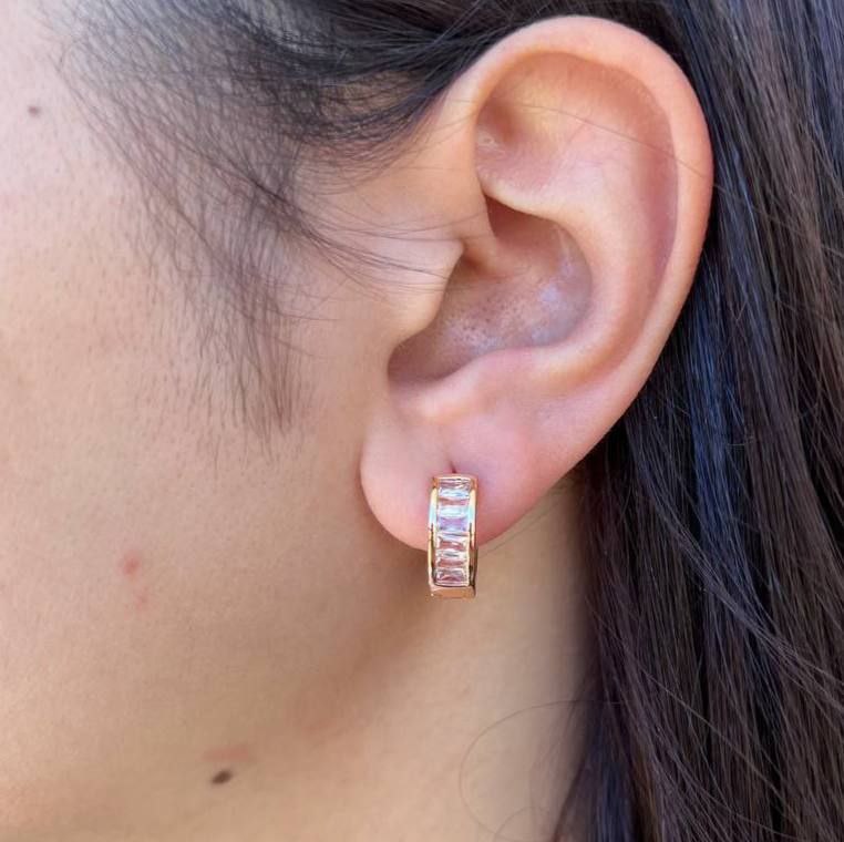 Product Name

Gold-Plated Chinese Stud Earrings – Pair