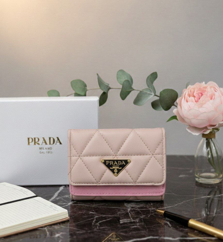 Product Name:
Imported PRADA Wallet with Gift Box