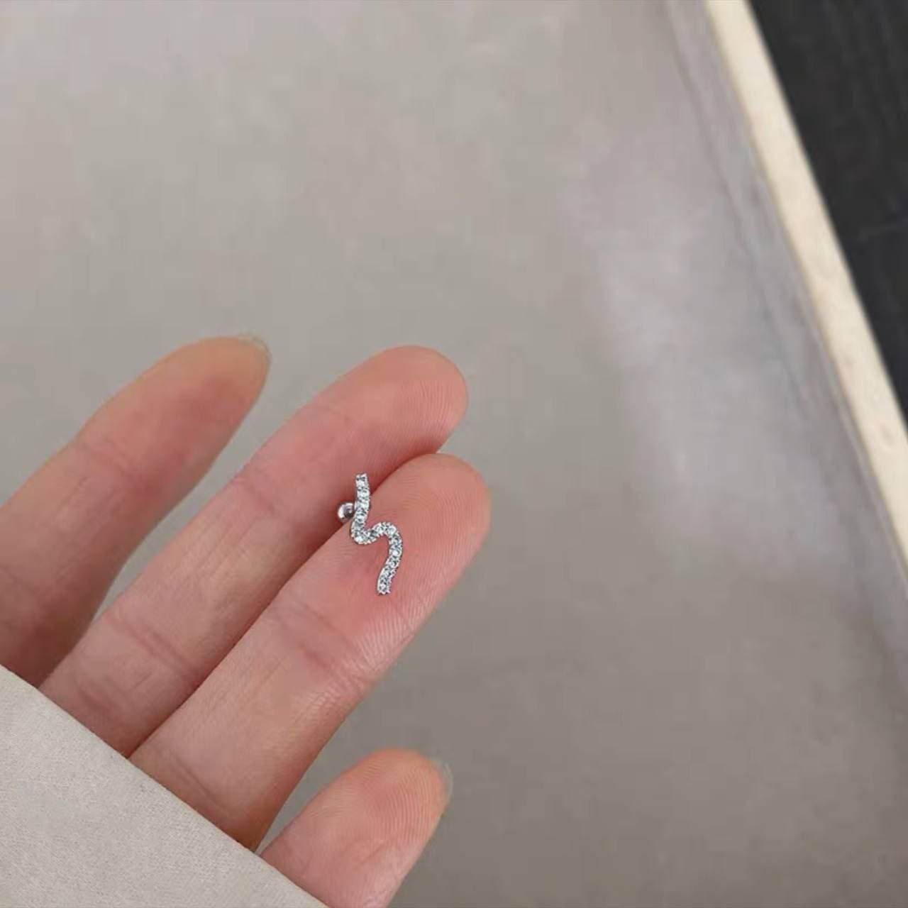 Product Name

Stainless Steel Barbell Piercing with Zircon Balls – Single Piece