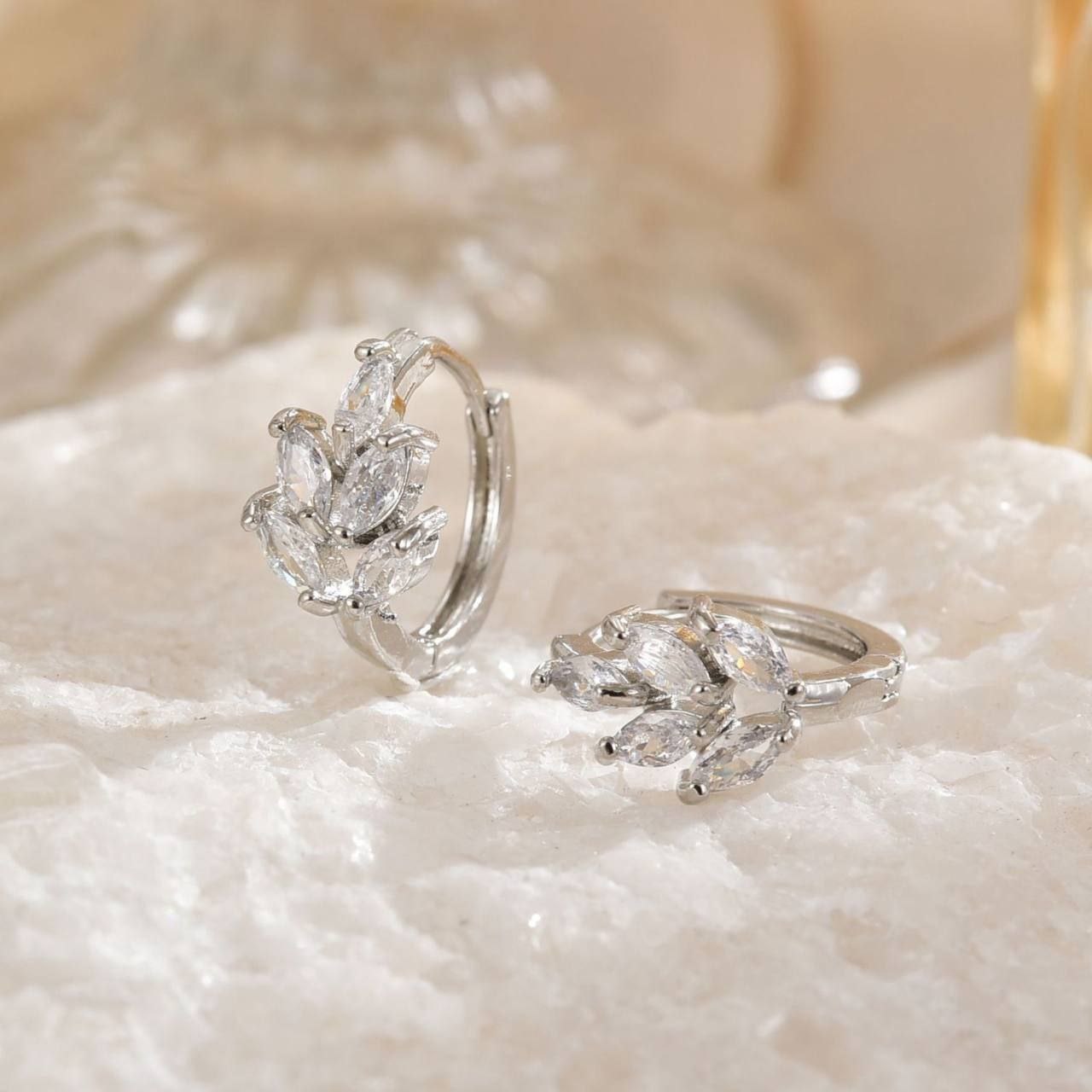 🔸 Product Name 

Stainless Steel 316 Bar Stud Piercing – Colored Zircon Stones (10 mm)