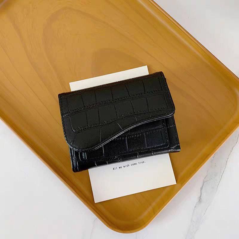 Product Name:
Crocodile Pattern Mini Leather Wallet