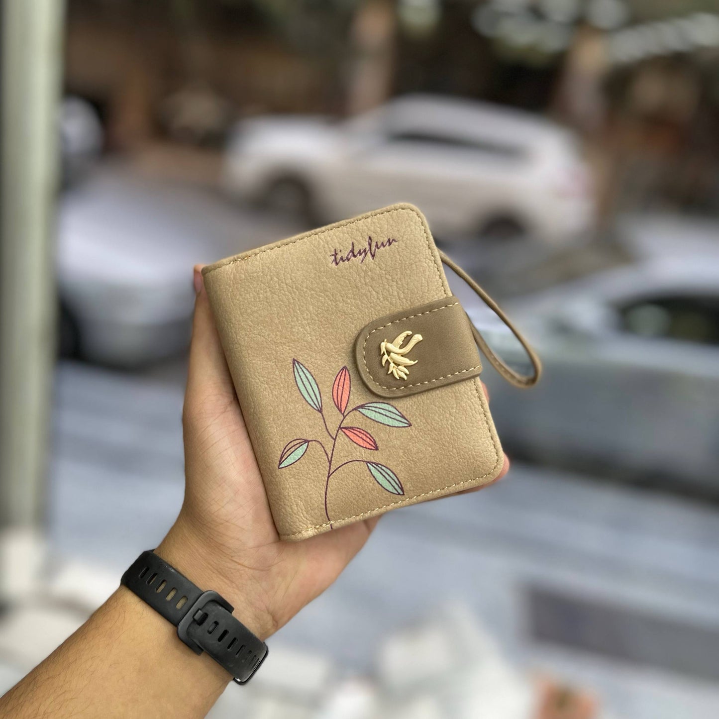 ✨ Product Title:
Tidyfun Floral Leaf Design Wallet – Soft PU Leather, Compact & Stylish for Everyday Use