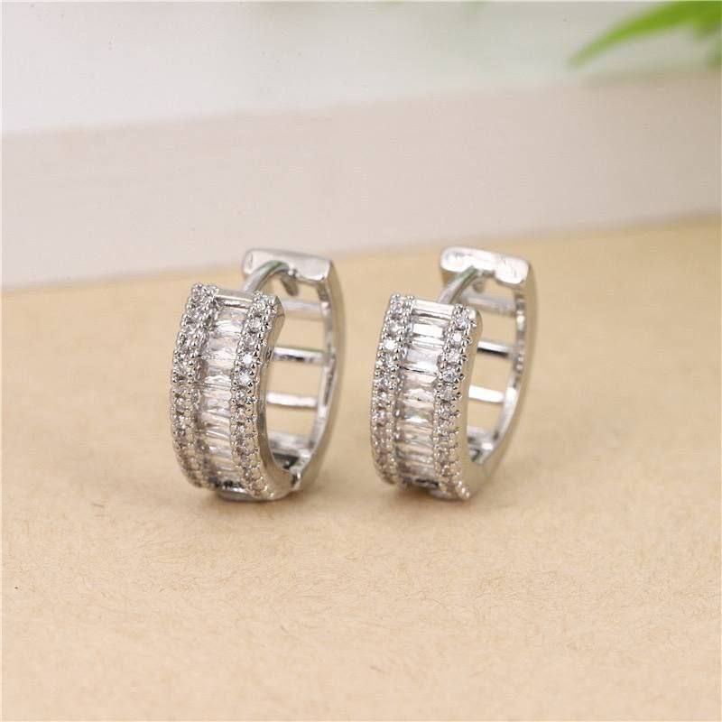 🔸 Product Name

316 Stainless Steel Bar Piercing with Colorful Zircon Stones – 10mm