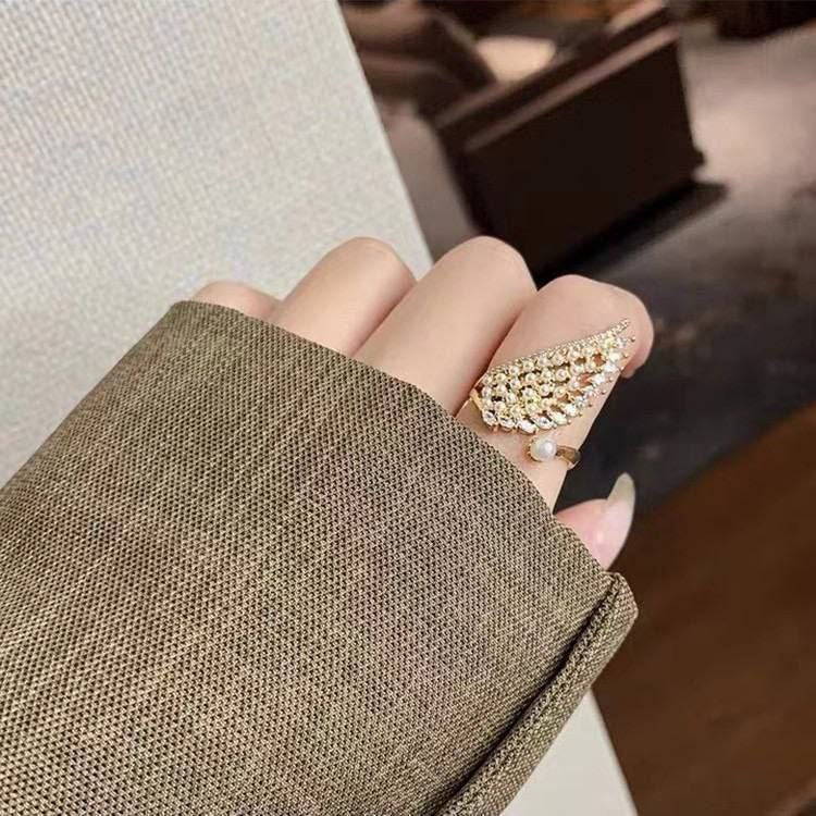 Product Name:
Premium Gold Plated Zircon Ring – Adjustable Free Size