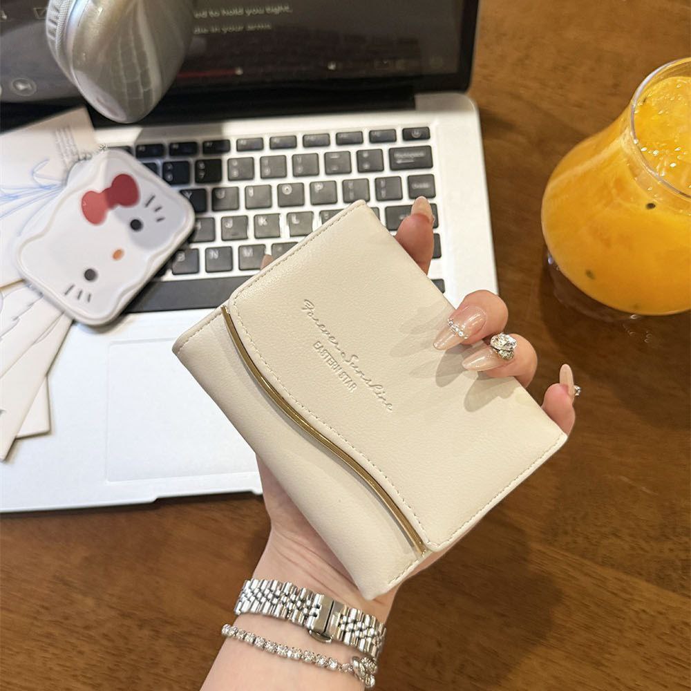 Product Name:
Premium Leather Wallet & Keychain Set