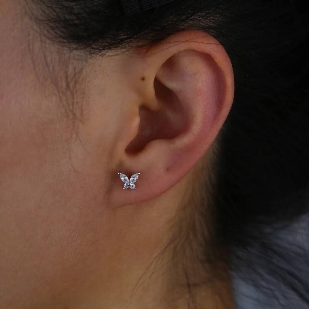 Product Name

316 Stainless Steel Ball Back Bar Piercing with Zircon Stones – Single Piece