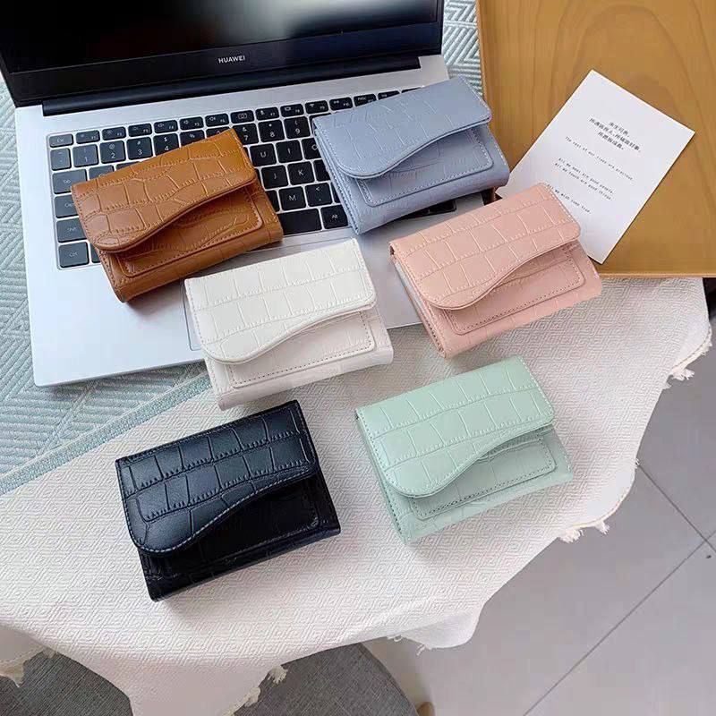 Product Name:
Crocodile Pattern Mini Leather Wallet