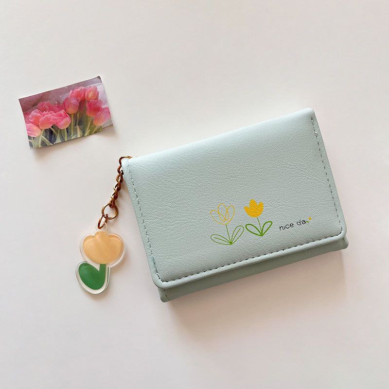 Product Name: Small Leather Wallet with Flower Design