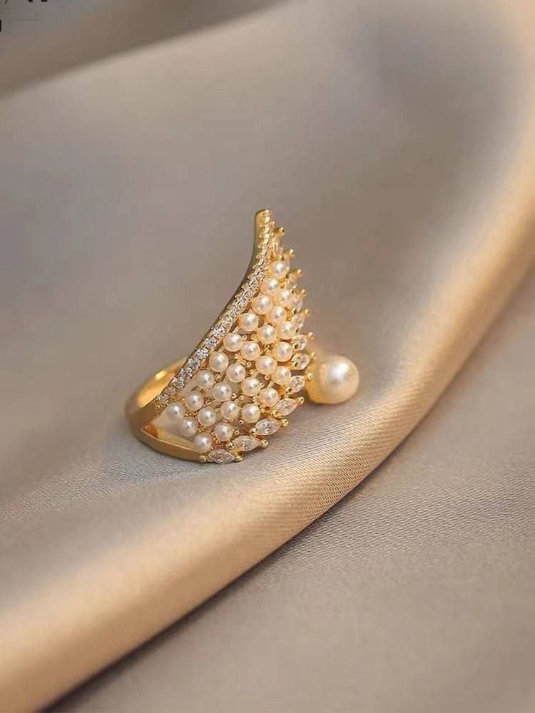 Product Name:
Premium Gold Plated Zircon Ring – Adjustable Free Size