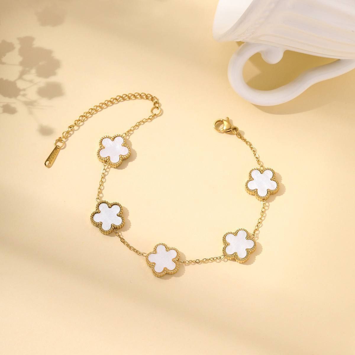 Product Name:
Five-Petal Flower Bracelet – Pure 316L Stainless Steel