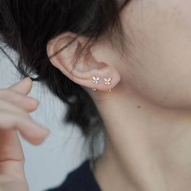 🦋 Shine bright with these tiny butterflies of elegance!