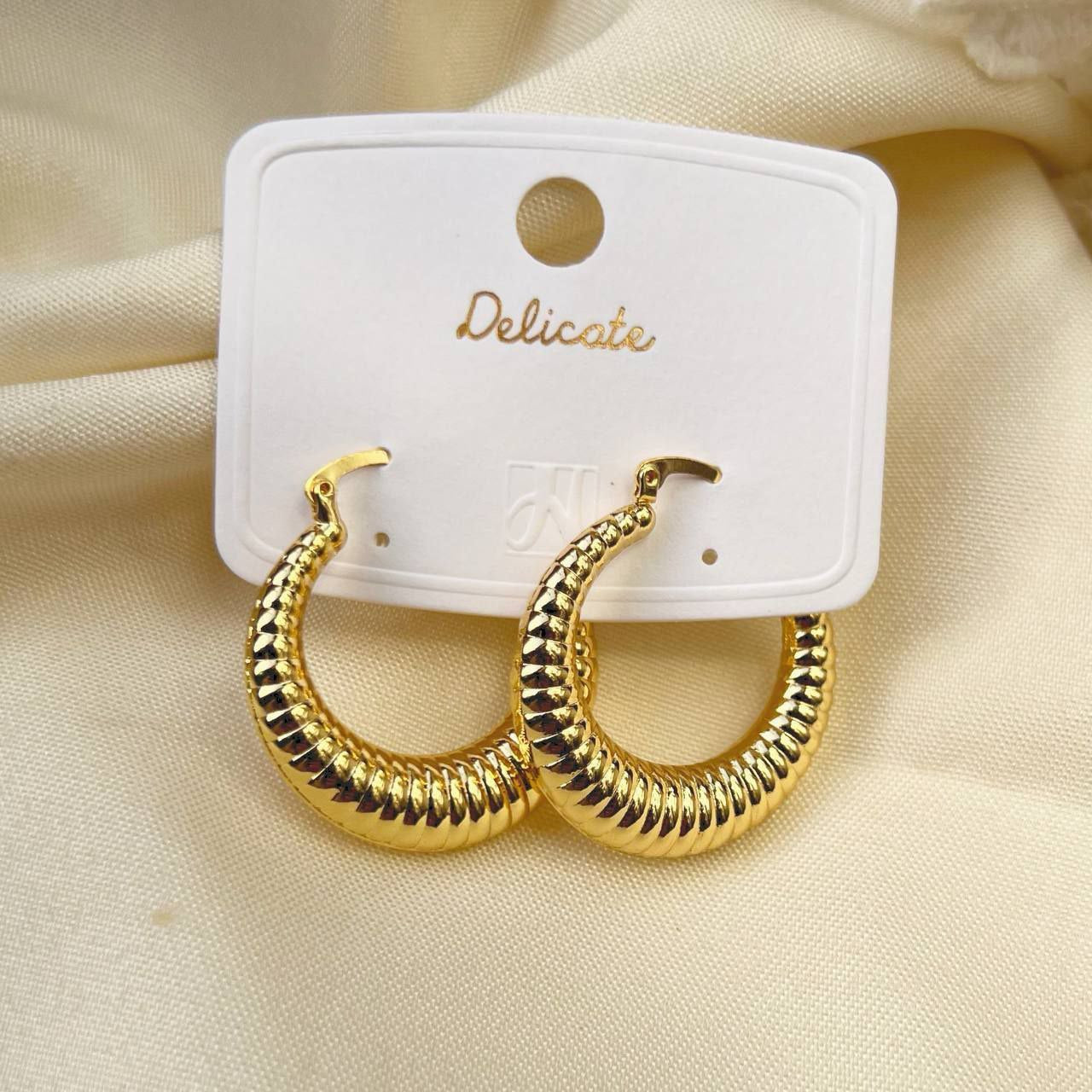 Product Name:
Lightweight Hollow Chinese Gold Plated Earrings – Real Gold Water Plating
