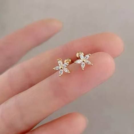 Product Name

Stainless Steel Barbell Piercing with Zircon Balls – Single Piece