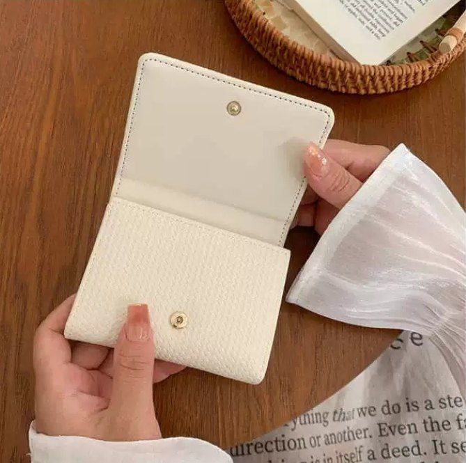 Chic Minimalist Women’s Wallet