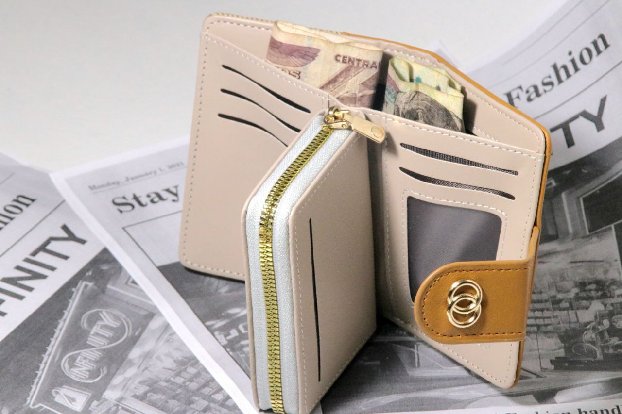 Product Name: Stylish Wallet with Chain