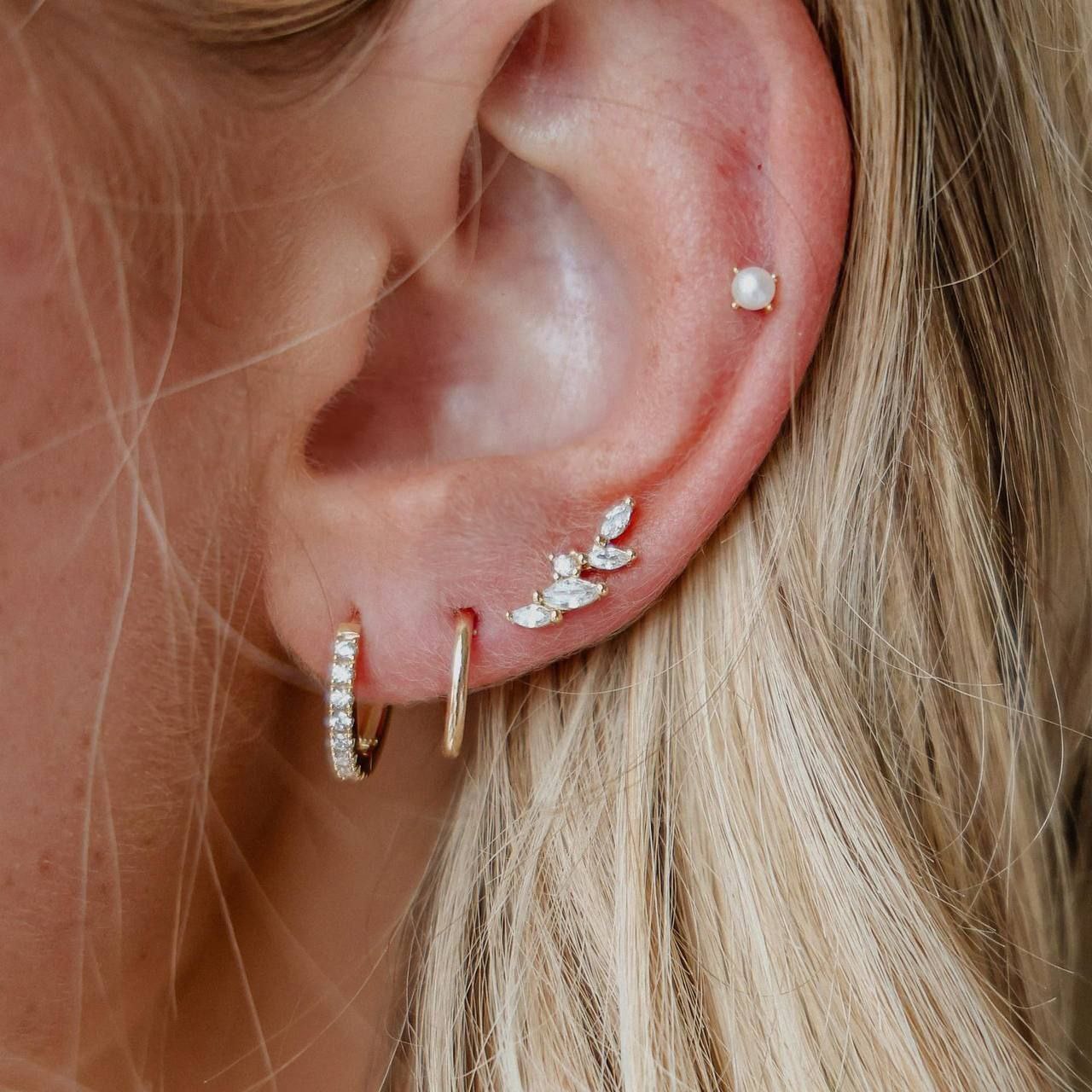 Product Name

316 Stainless Steel Ball Back Bar Piercing with Zircon Stones – Single Piece