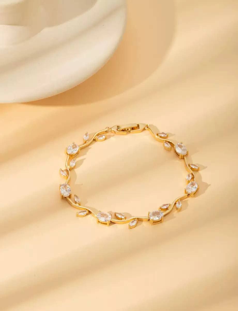 Product Name:
Tulip Trend Bracelet – Chinese Gold Plated with Zircon Stones