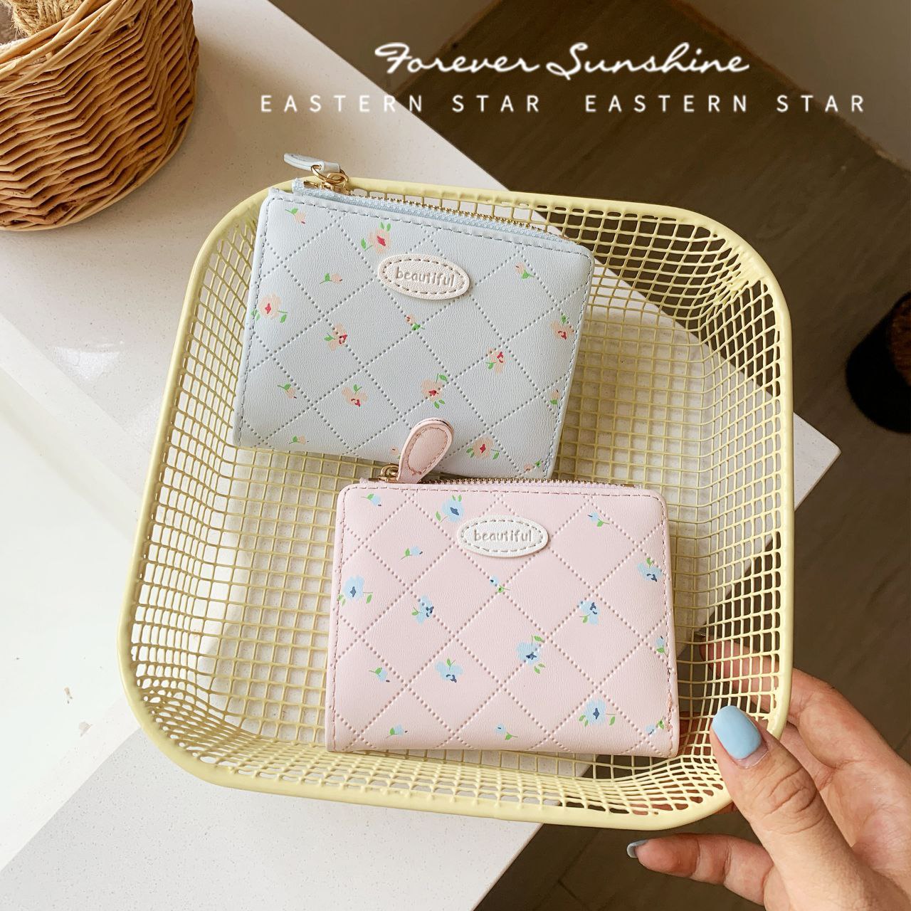 Product Name:
Slim Wallet with Chain