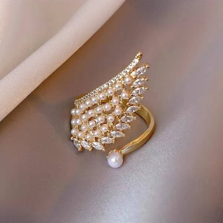 Product Name:
Premium Gold Plated Zircon Ring – Adjustable Free Size