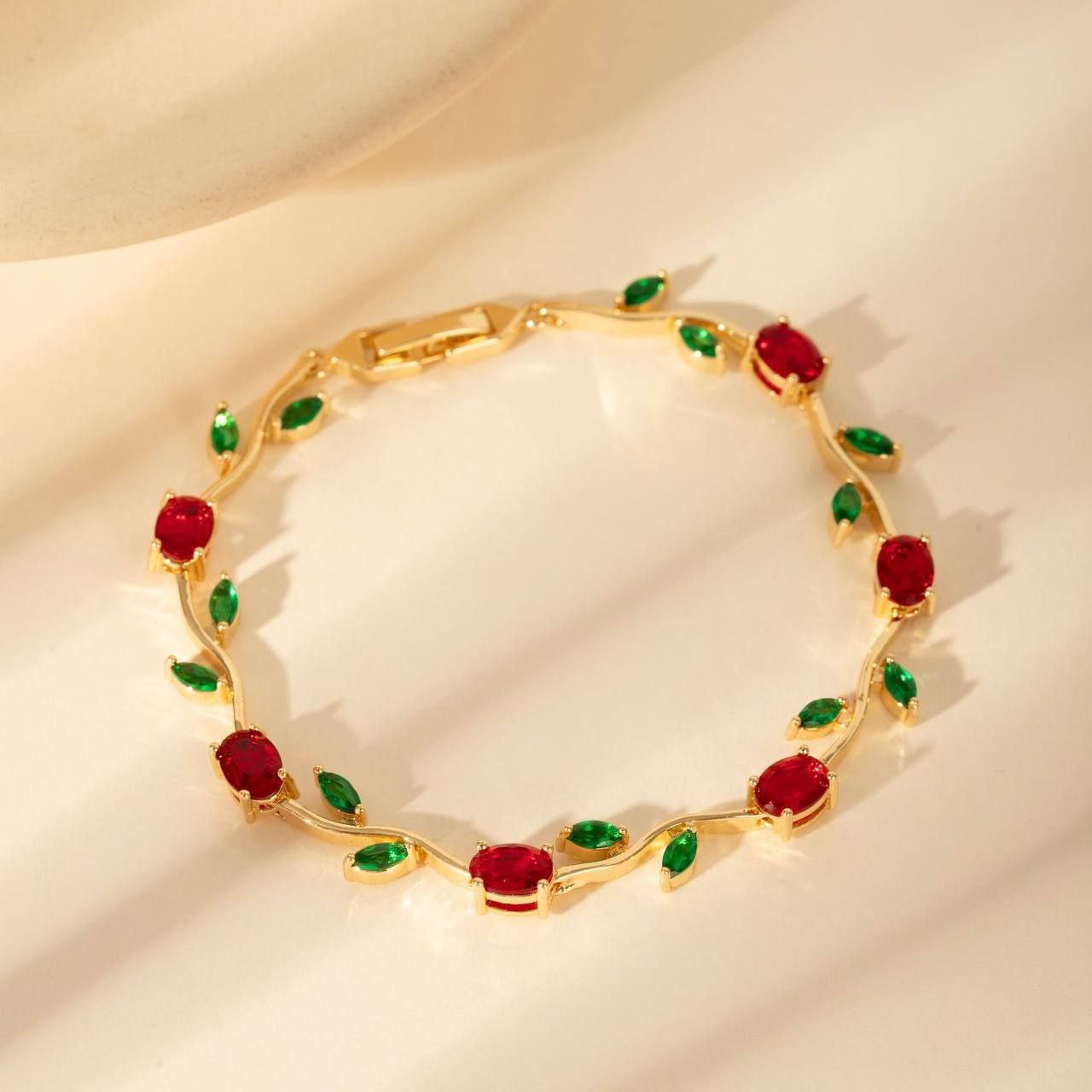 Product Name:
Tulip Trend Bracelet – Chinese Gold Plated with Zircon Stones