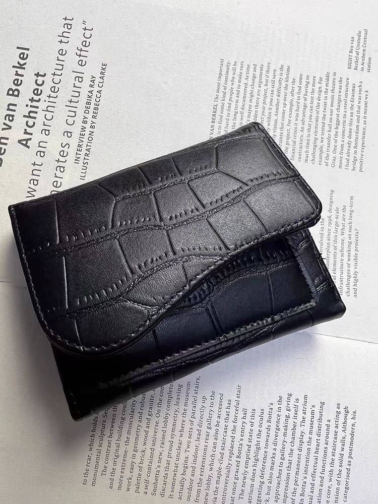 Product Name:
Crocodile Pattern Mini Leather Wallet
