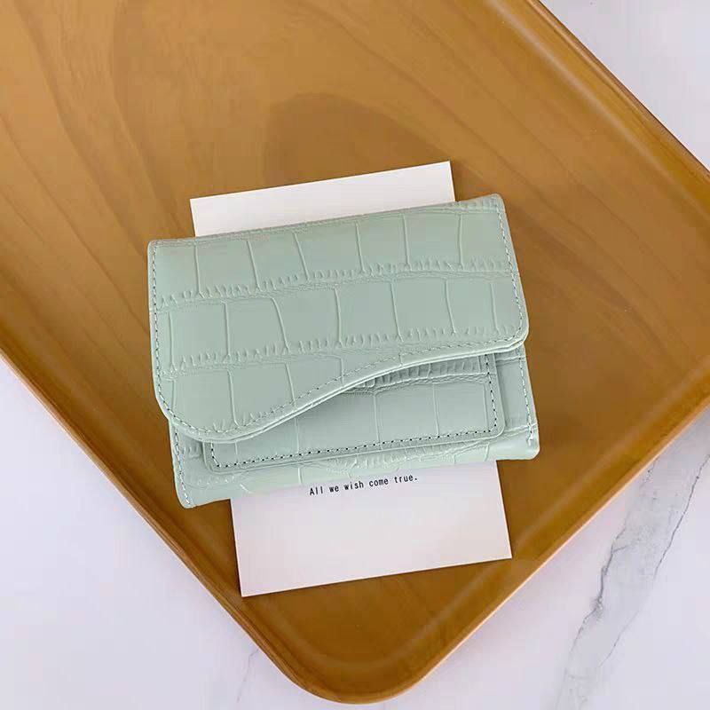 Product Name:
Crocodile Pattern Mini Leather Wallet