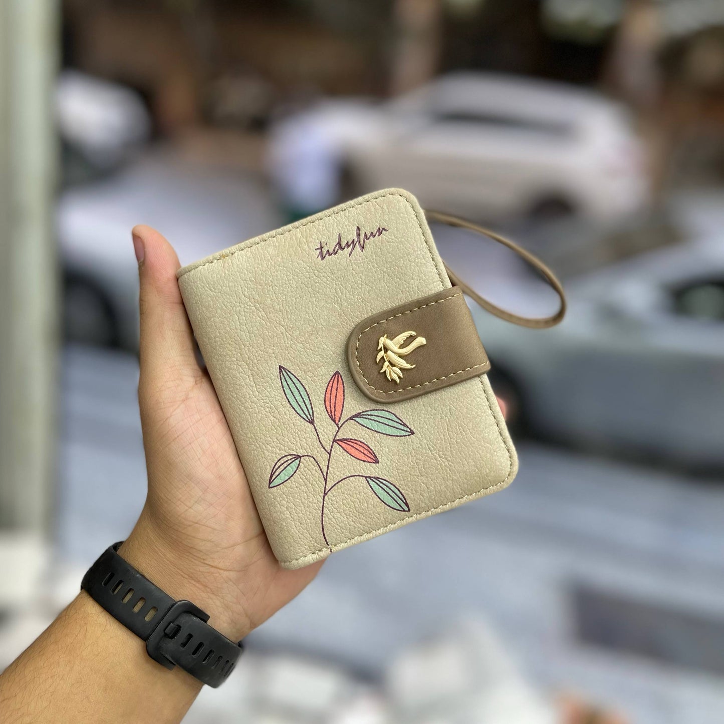 ✨ Product Title:
Tidyfun Floral Leaf Design Wallet – Soft PU Leather, Compact & Stylish for Everyday Use