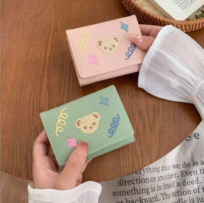 Chic Minimalist Women’s Wallet