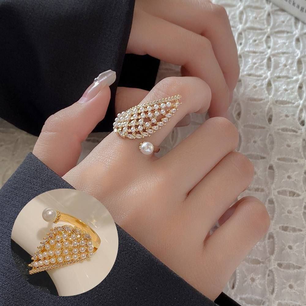Product Name:
Premium Gold Plated Zircon Ring – Adjustable Free Size