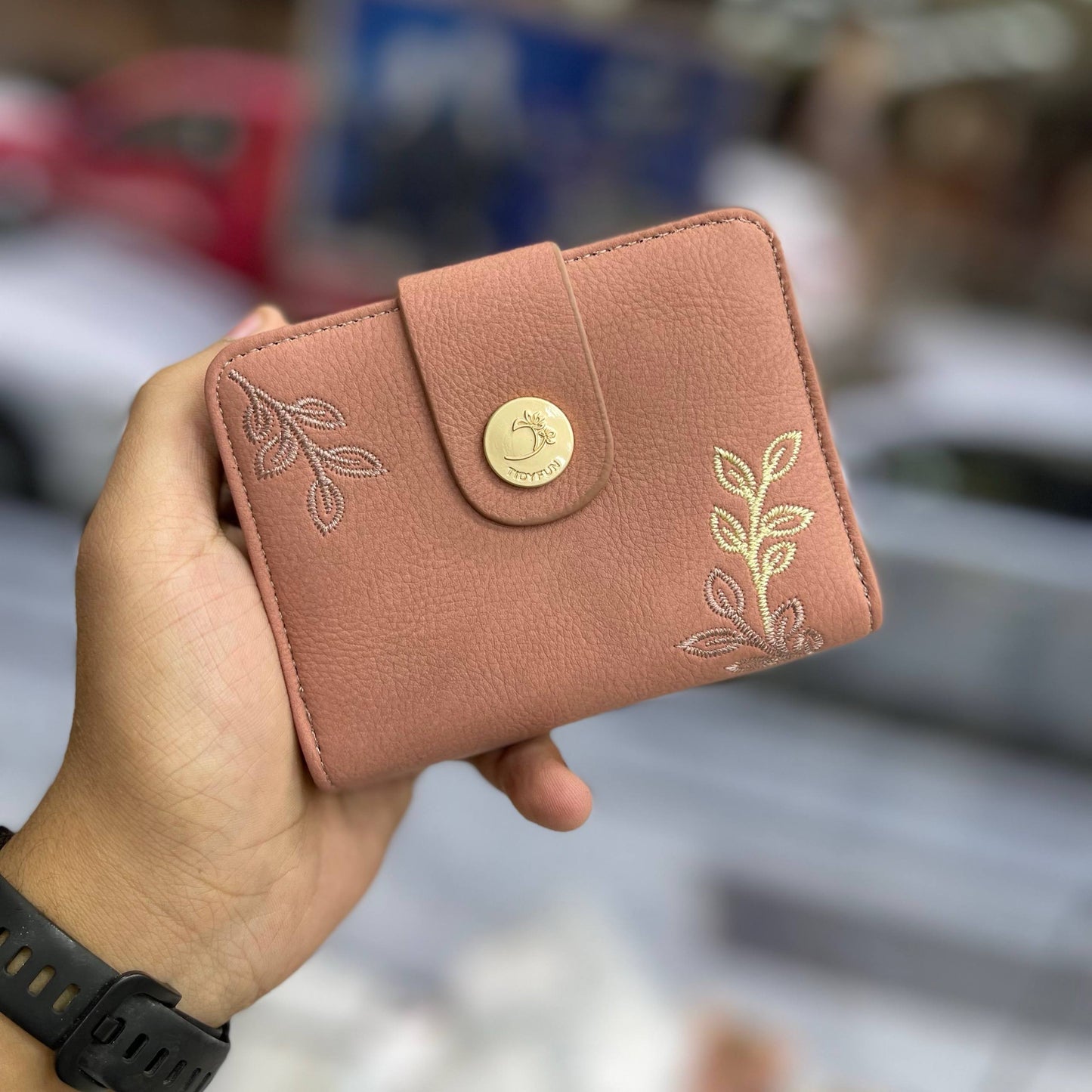 ✨ Product Title:
Elegant Embroidered Leaf Pattern Wallet – Soft PU Leather, Compact & Stylish