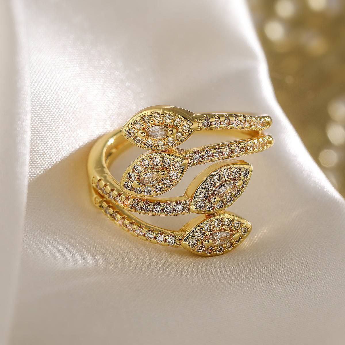 Product Name:
Premium Gold Plated Zircon Ring – Adjustable Free Size